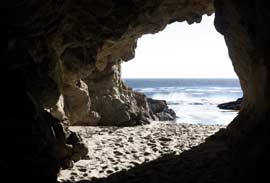 Playas con cuevas en Los Ángeles
